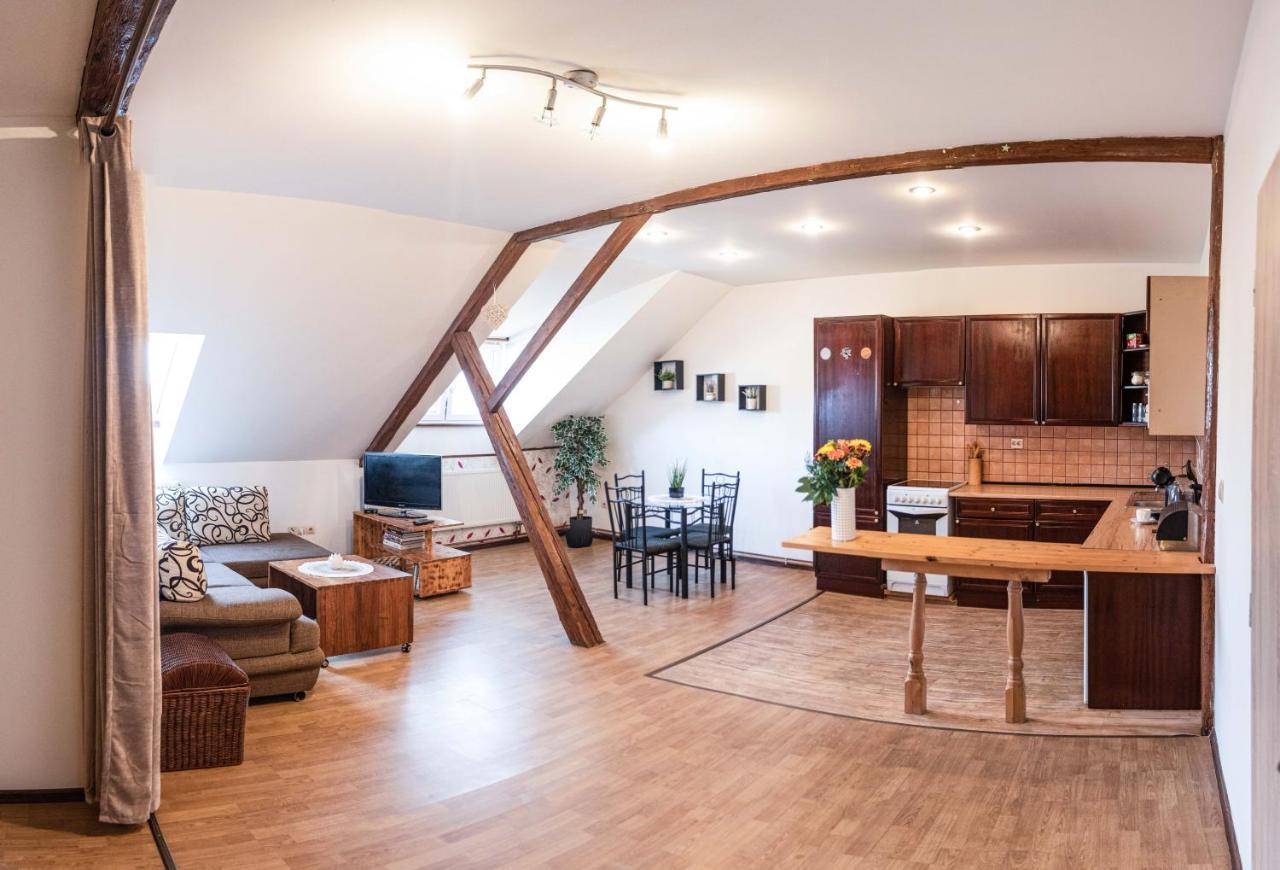 Podkrovni Apartman S Vyhledem Na Namesti Lomnice nad Lužnicí 외부 사진
